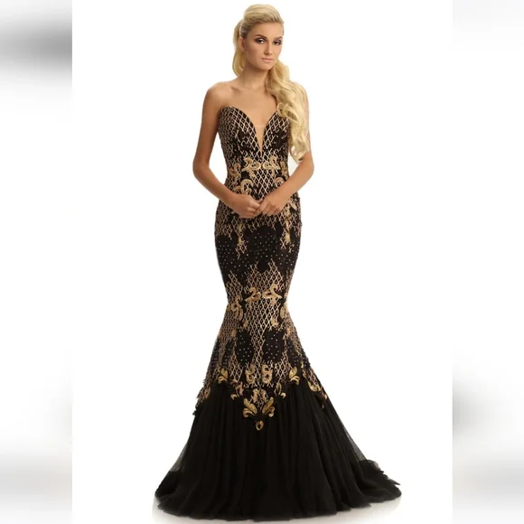 Johnathan Kayne | Dresses | Johnathan Kayne Black Gold Mermaid Style Prom  Gown Size 6 | Poshmark